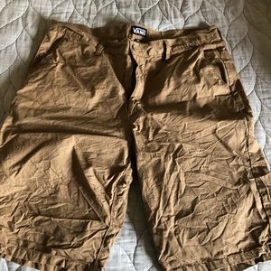 Men’s khaki shorts